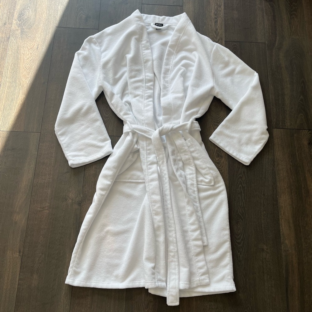 NWOT FashGudim Bathrobe